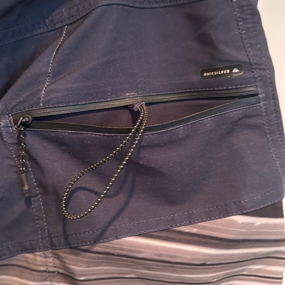 Quicksilver 🔥last chance 🔥⭐️green gray black board shorts - Picture 4 of 7